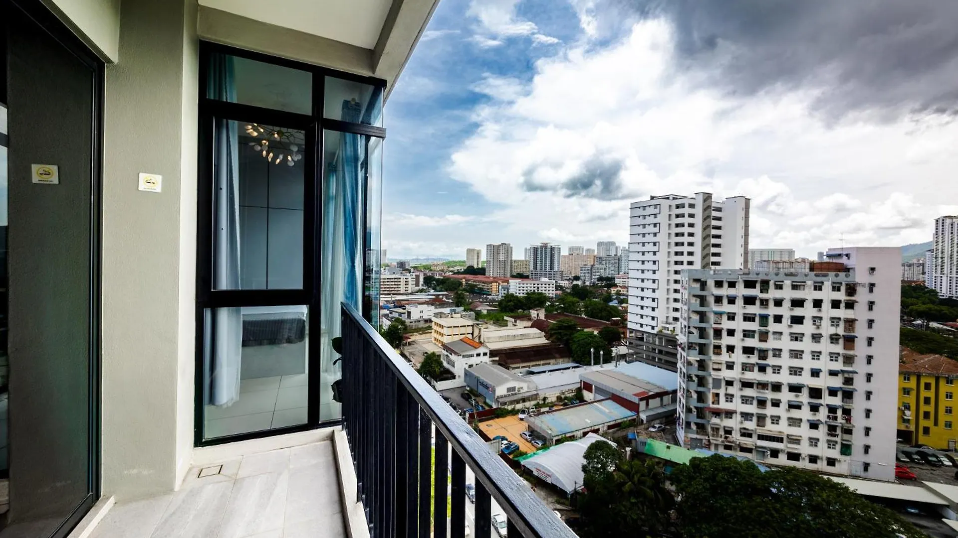 #12Georgetown Luxury Suite With Rooftop Pool Apartment George Town